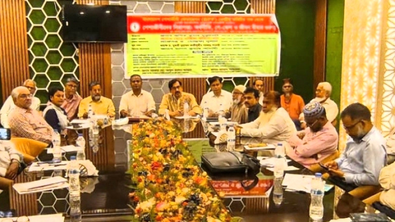 ন্যায্য পে-স্কেল, শক্তিশালী অর্থনীতি ও বীমা কাঠামো...