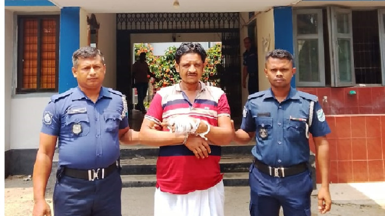 হরিরামপুরে আইন-শৃঙ্খলা বিঘ্নকারী মামলার ওয়ারেন্টভু...