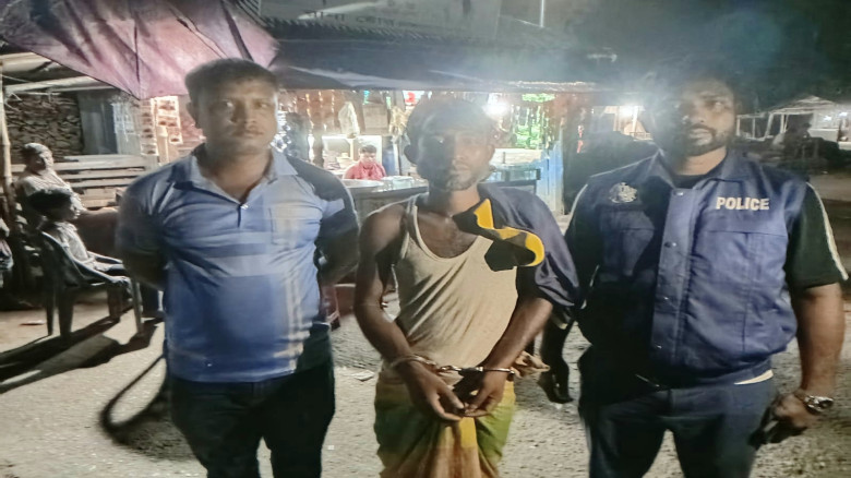 বকশীগঞ্জে মাদক সেবনের দায়ে ভ্রাম্যমাণ আদালতে এক ব্...