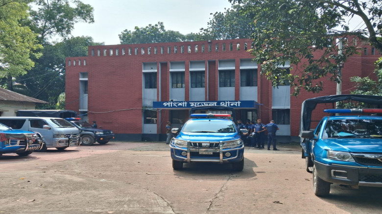 পাংশায় রক্তক্ষয়ী সংঘর্ষে নিহত ১,ভাংচুর লুটপাট পৃথক...