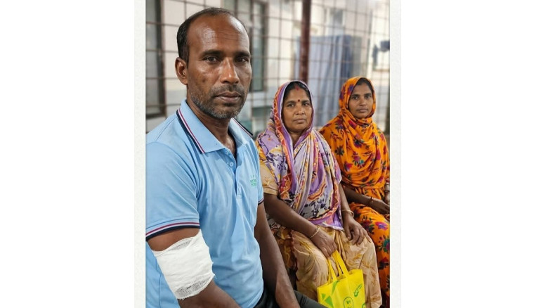 কালীগঞ্জে সাড়ে ৪ লাখ টাকা চাঁদা না পেয়ে চিকিৎসক পর...