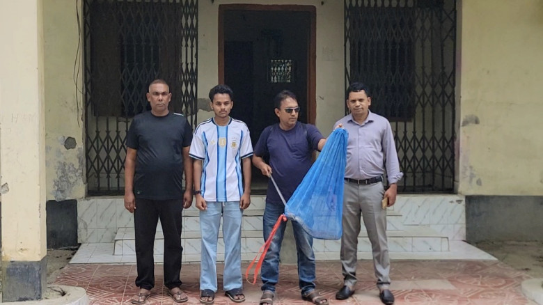 হরিরামপুরে আবারও জেলের জালে জীবিত রাসেল ভাইপার সাপ...
