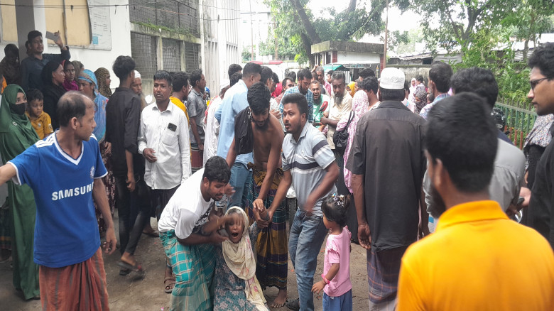 বকশীগঞ্জে পানির ট্যাংকে সংযোগ দিতে গিয়ে বিদ্যুৎ স্...