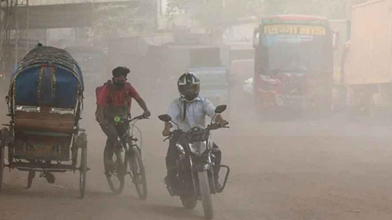 ছুটির দিনেও দূষিত ঢাকার বাতাস...