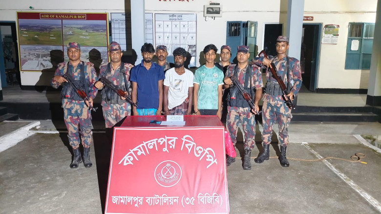 জামালপুর ৩৫ বিজিবির পৃথক অভিযানে ইয়াবা ট্যাবলেট ও ...