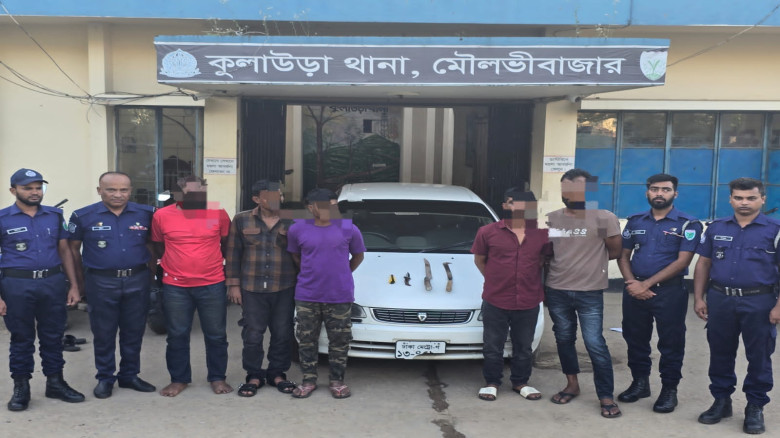 কুলাউড়ায় ৫ ডাকাত গ্রেফতার; ডাকাতির কাজে ব্যবহৃত প্...