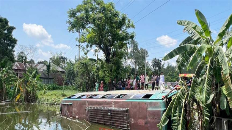 বরযাত্রীর বাস খাদে পড়ে বেশ কয়েকজন আহত...