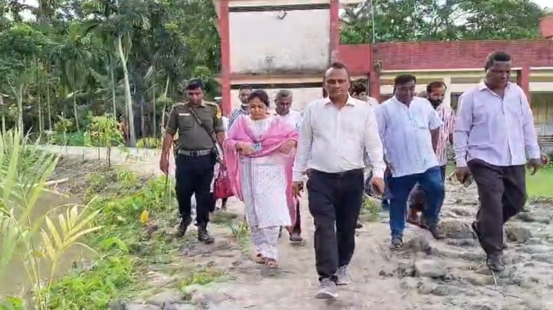 রাজাপুরে খাল পুনঃখনন প্রকল্পের কাজ পরিদর্শনে ত্রাণ...