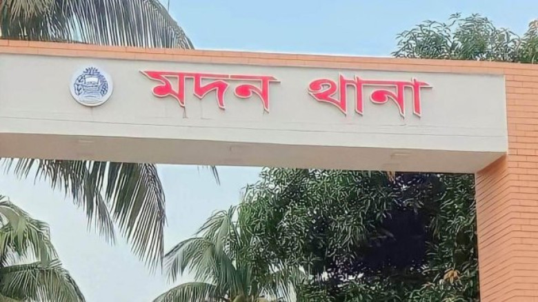মদনে পূর্ব শত্রুতার জেরে রাতের আঁধারে হামলার অভিযো...