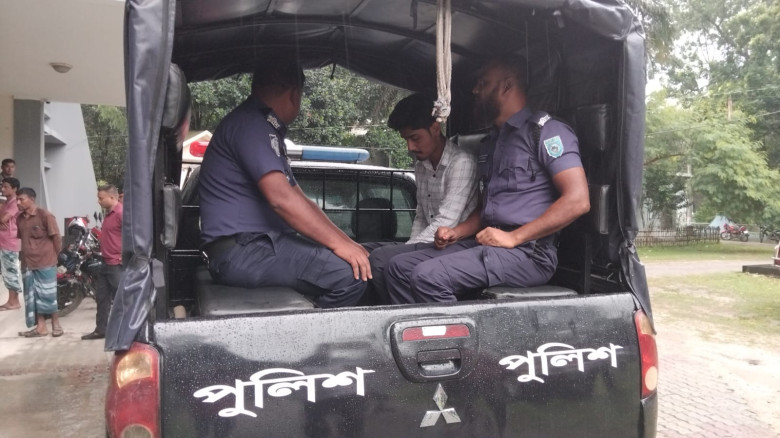 পীরগঞ্জে স্কুল ছাত্রীকে বিয়ে করার চেষ্টার অপরাধে য...