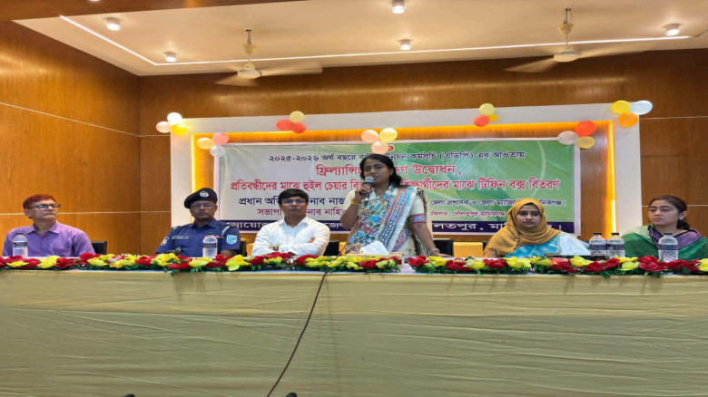দৌলতপুরে  প্রতিবন্ধীদের মাঝে হুইল চেয়ার  ও শিক্ষা...