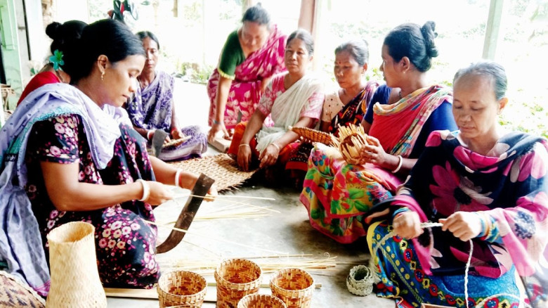 ক্লান্তি ছুঁতে পারে না গারো নারীদের...