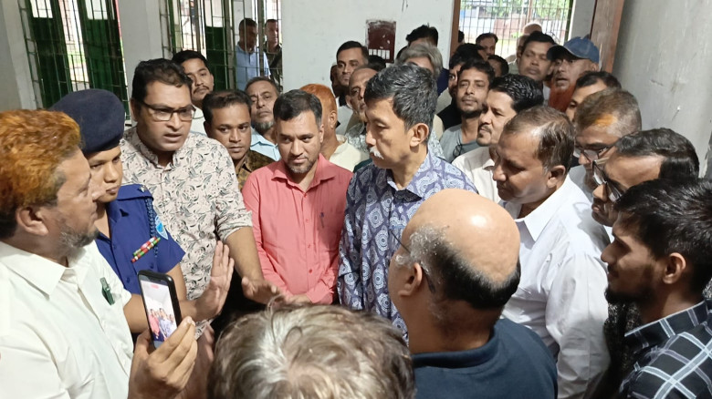 বর্তমান সরকার সকল দূর্যোগে এবং উন্নয়নে জনগণের  পাশ...
