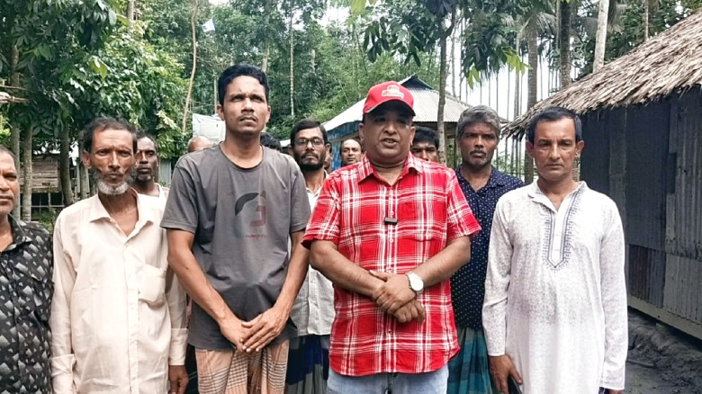 নেছারাবাদে সংখ্যালঘু অধ্যুষিত এলাকায় দৃশ্যমান উন্...