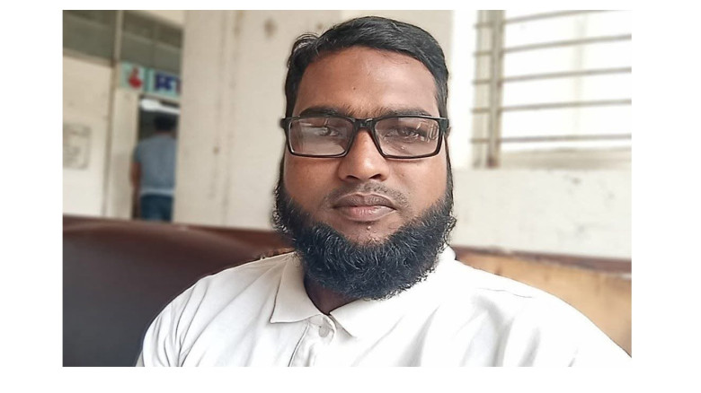 সাতক্ষীরায় পরকীয়া প্রেমিকাসহ স্ত্রীর হাতে ধরা পড়ে ...