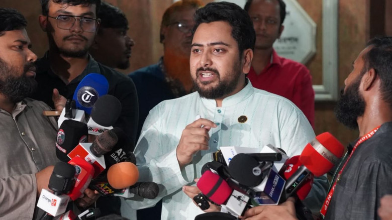 শেখ হাসিনার জন্য ফাঁসির দড়ি অপেক্ষা করছে : নাহিদ ই...
