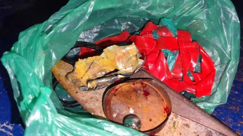 আশুলিয়ায় ককটেল বানাতে গিয়ে বিস্ফোরণ, যুবকের কব্জ...