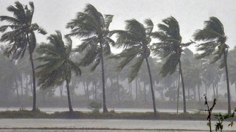 ৬০ কিমি বেগে ঝড় ও বজ্রবৃষ্টির আভাস...