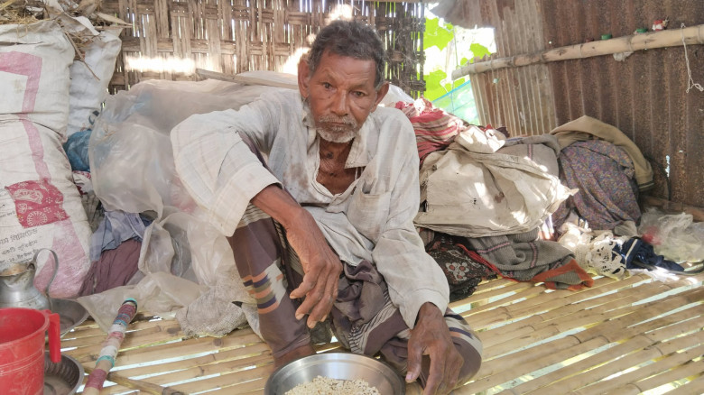 যৌবনে বিয়ে হয়নি, শেষ বয়সে নিঃসঙ্গ বার্ধক্য কাটছে চ...