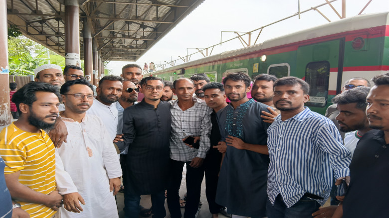 আখাউড়ায় এক যুগ পর দেশে ফিরলেন প্রবাসী বিএনপি নেত...