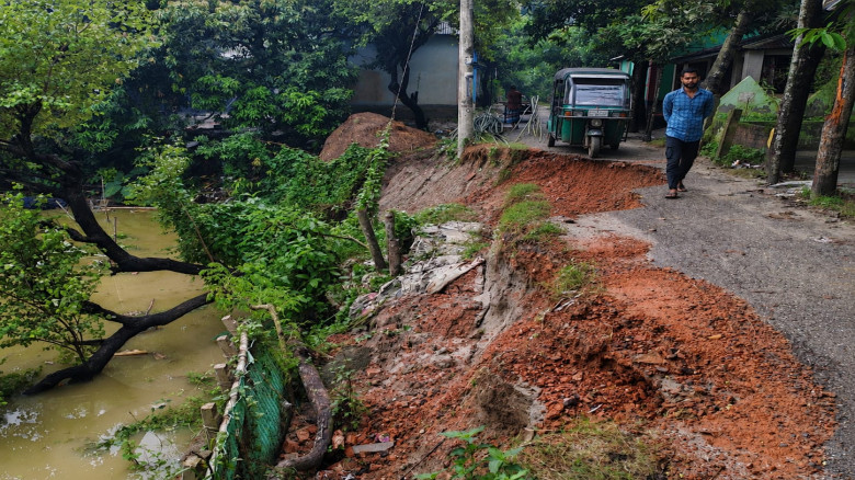 খানাখন্দে বেহাল ধূলন্ডী–পেচারকান্দা সড়ক, সংস্কারের...