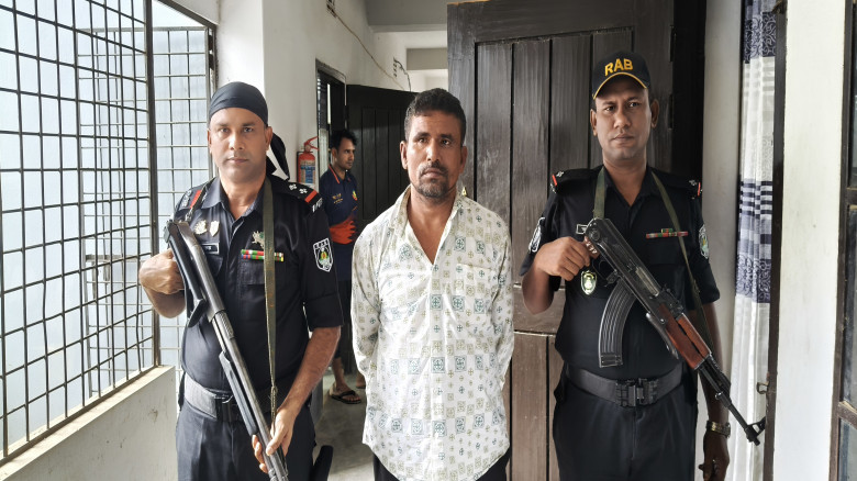 ব্রাহ্মণবাড়িয়ায় র‌্যাব সদস্যদের আটকে রেখে মারধোরের...