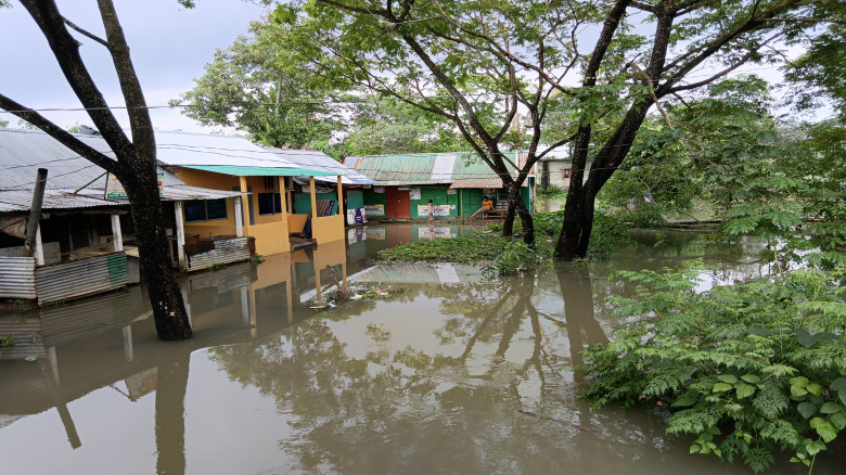 টানা বৃষ্টি ও উজানের পানিতে আখাউড়া সীমান্ত এলাকার ...
