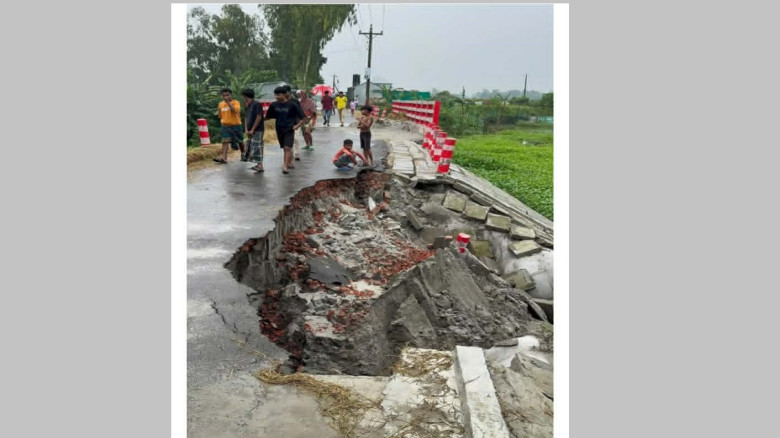 দৌলতপুরে টানা ভারী বৃষ্টি  ও প্রবল বর্ষণে কাঁচা ও ...