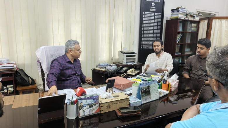 জুলাইয়ে অভিযুক্ত শিক্ষকদের তালিকা ভিসির কাছে জমা দ...