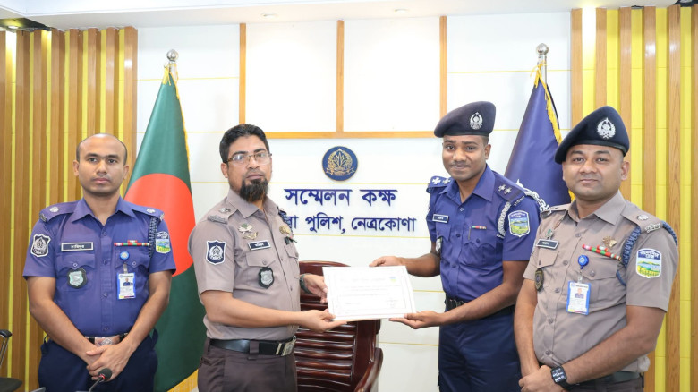মাদক উদ্ধার ও ওয়ারেন্ট তামিলে জেলার শ্রেষ্ঠ এস.আই ...