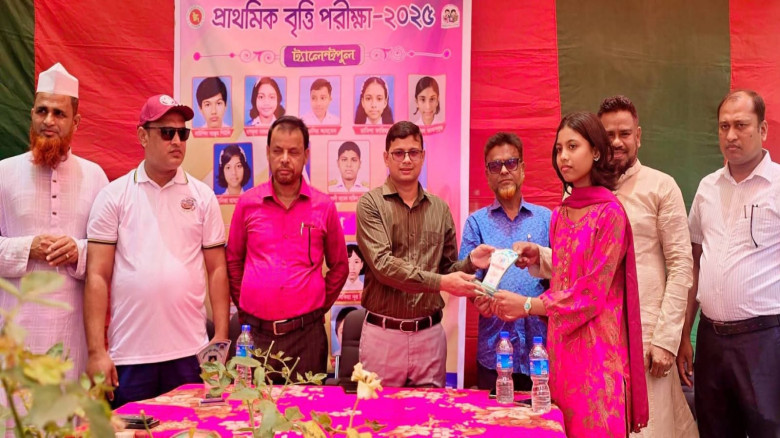 কেন্দুয়ায় ৭ হাজার পিস ইয়াবা সহ নারী মাদক কারবারি আ...