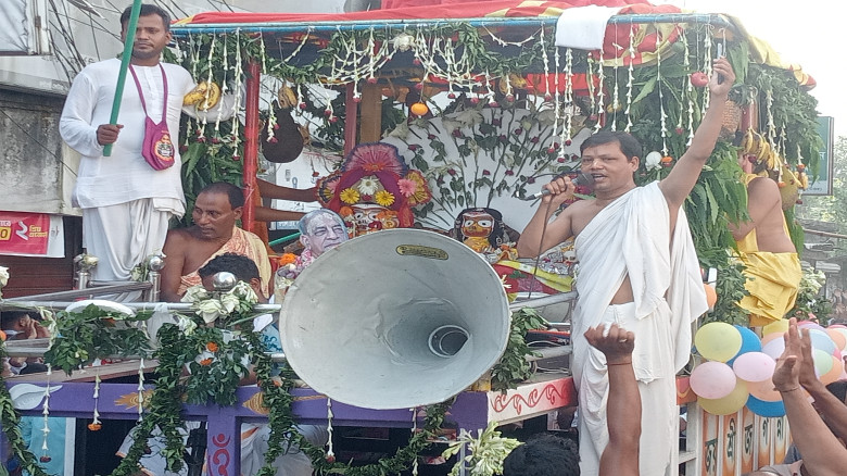 কাহারোলে শ্রী শ্রী জগন্নাথ দেবের রথযাত্রা অনুষ্ঠিত...