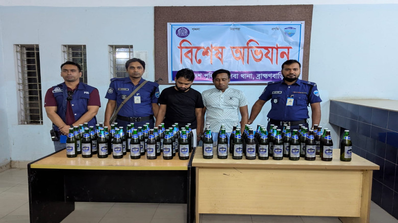কসবায় ৬৯ বোতল বিয়ারসহ দুইজন আটক, সিএনজি জব্দ...