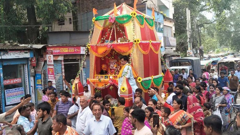 সৈয়দপুরে বর্ণিল রথযাত্রা উদযাপন...