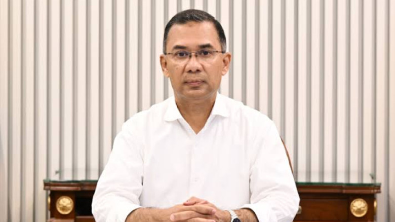 সড়ক থেকে ফিটনেসবিহীন যানবাহন অপসারণের নির্দেশ প্রধ...