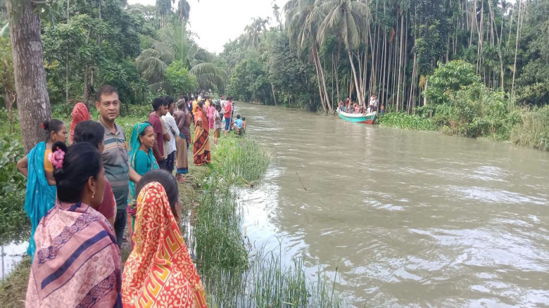 ঝালকাঠিতে খালে ঝাঁপ দিয়ে নিখোঁজ কিশোর...
