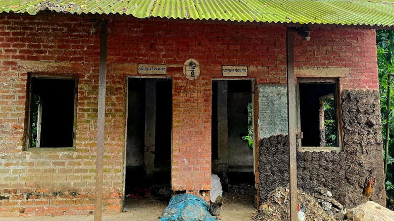 যে পথে চলে না লোকাল ট্রেন, বন্ধ থাকা স্টেশনগুলো এখ...