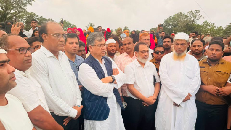 খালের চরে বাঁধ দিয়ে মাছ চাষ আর নয়: মাতামুহুরীতে ...