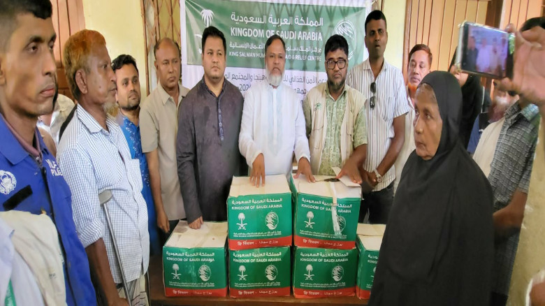 কক্সবাজারে বন্যায় ক্ষতিগ্রস্ত ৫ হাজার পরিবারকে খাদ...