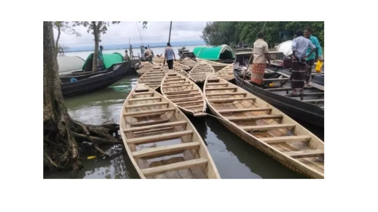 এমপি কামরুলের উদ্যোগে   ১৬ প্রাথমিক বিদ্যালয়ে নৌক...