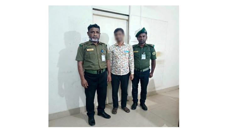 আনসারের অভিযানে বক্ষব্যাধি হাসপাতালে দালাল আটক...