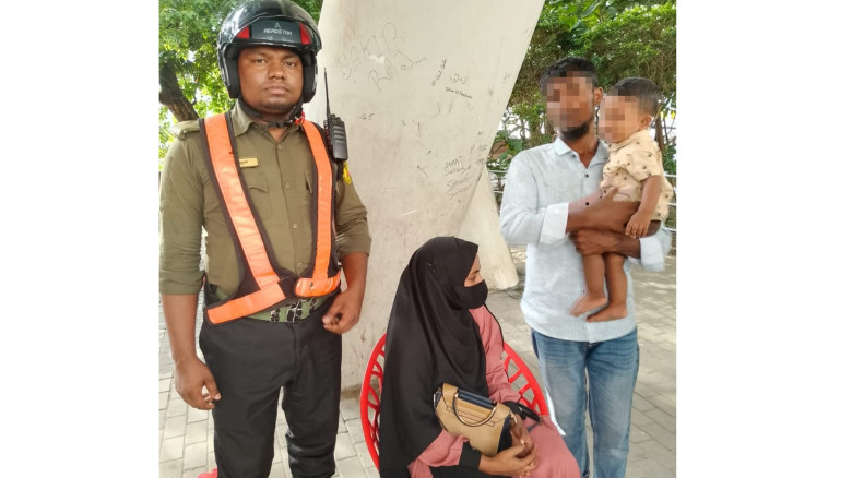 হাতিরঝিলে শিশুসহ নারীকে আত্মহত্যা থেকে বাঁচালো আনস...