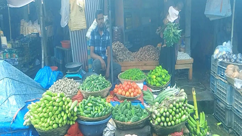 শেরপুরের ঝিনাইগাতীতে বন্যা পরবর্তীতে সবজির বাজার চ...