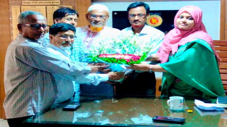 ধামইরহাটে নবাগত ইউএনও সাথে ধামইরহাট প্রেসক্লাবের স...