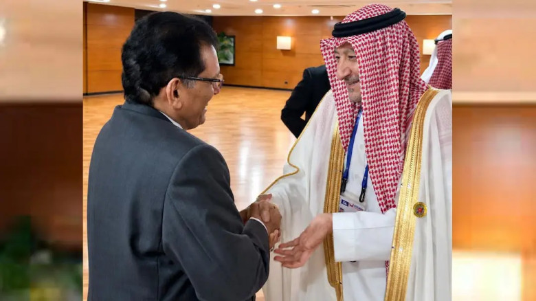 পররাষ্ট্রমন্ত্রীর সঙ্গে সৌদির উপ-পররাষ্ট্রমন্ত্রীর...