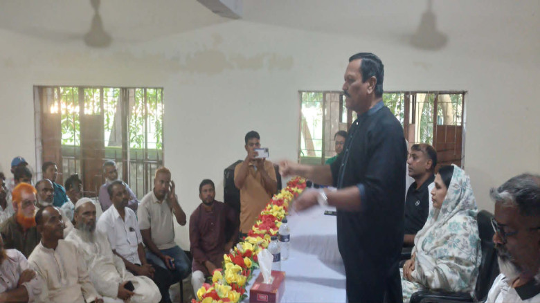 দৌলতপুরে উপজেলা বিএনপির নেতাকর্মীদের সাথে এমপি জিন...