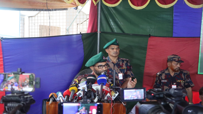 বিজিবির উদ্যোগে সীমান্ত ডিজিটাল স্কিল সেন্টার-এ "ম...