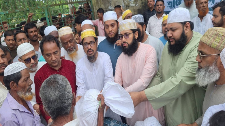 বন্যাদুর্গত চট্টগ্রাম ও কক্সবাজারে ছারছীনা দরবার শ...