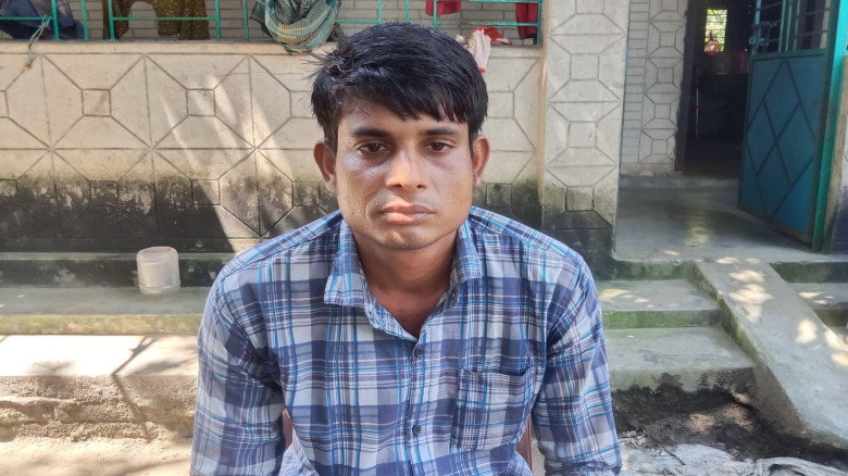 কেন্দুয়ায় পঞ্চায়েত ভেঙে একা বিয়ের দাওয়াত খাওয়ায় য...
