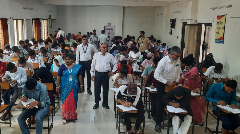 নীলফামারীতে কৃত্রিম বুদ্ধিমত্তা দক্ষতা উন্নয়ন প্রক...